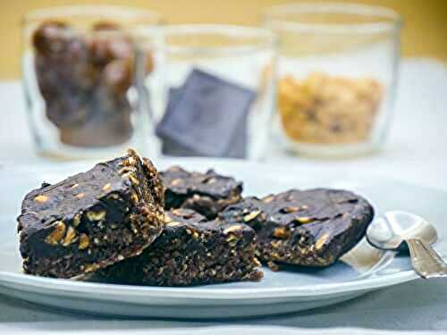 Brownie Cru aux Dattes et Cacahuètes