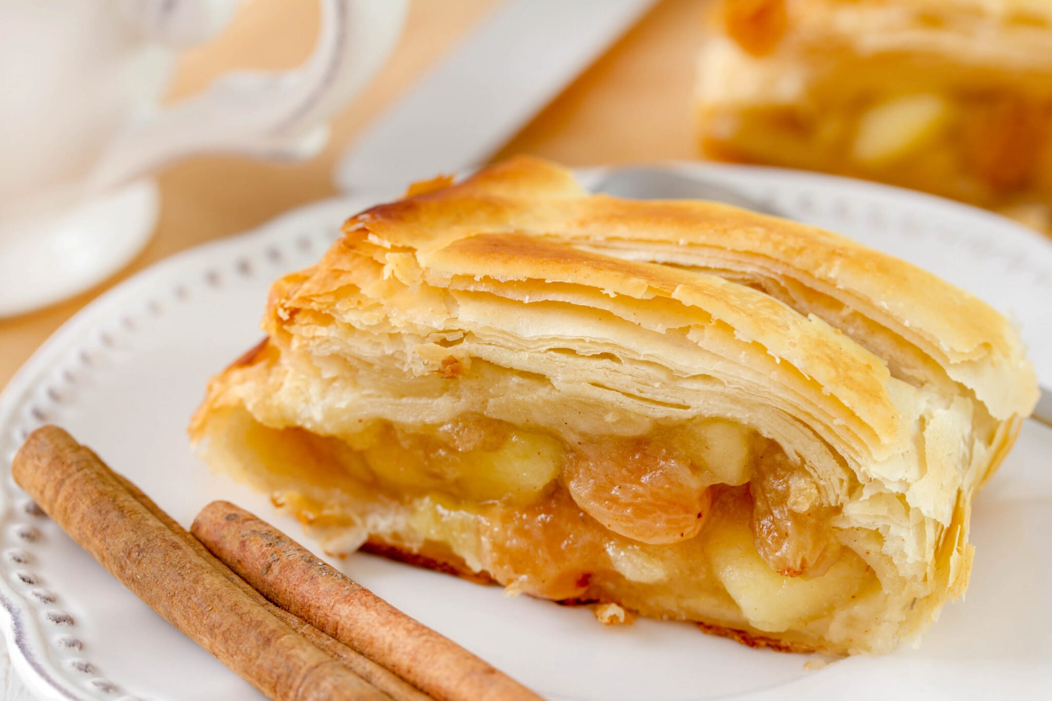 Apfelstrudel ou Strudel aux pommes Traditionnel