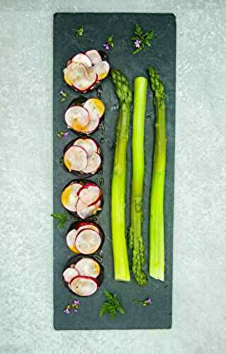 Asperges vertes, carpaccio nordique aux betteraves