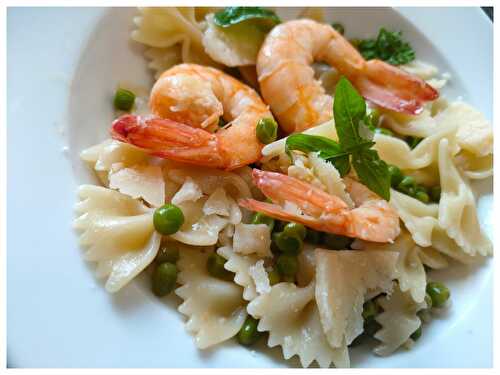 Farfalles aux crevettes et aux petits pois