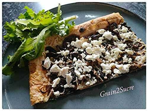 Tarte fine aux champignons et oignons rouges