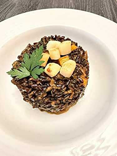 Risotto noir Vénéré aux noix de Saint-Jacques