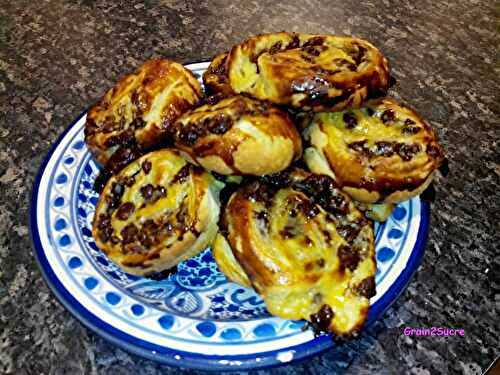 Escargots feuilletés à la crème pâtissière et pépites de chocolat