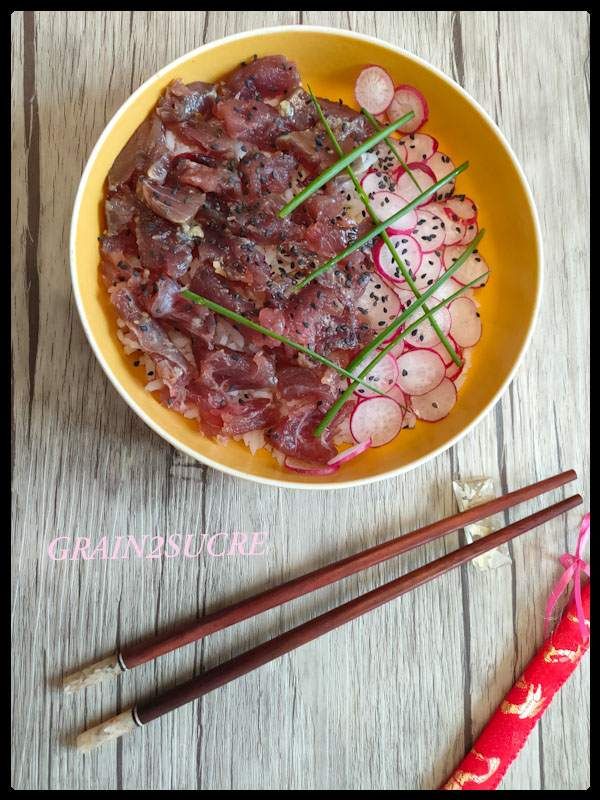  Poke Bowl Thon, radis & sésame noir