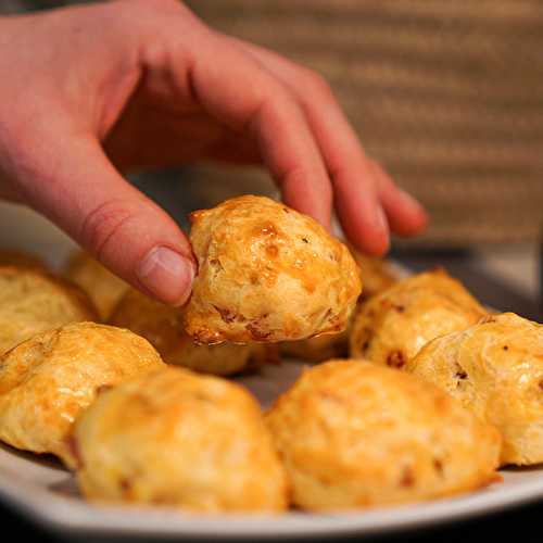 Gougères lardons emmental - recette en vidéo