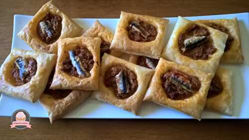 Petits feuilletés à la tomate et aux anchois