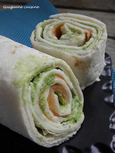 Wraps au saumon fumé, fromage de chèvre & sauce fines herbes