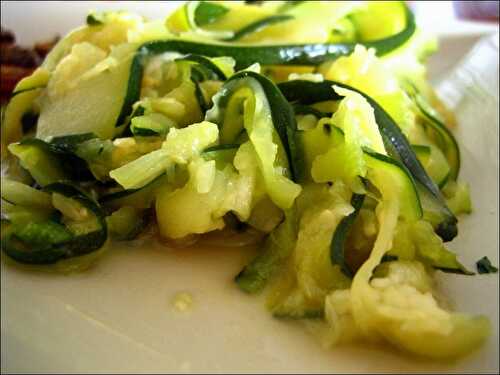 Poêlée de tagliatelles de courgettes