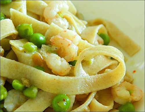 Tagliatelles aux crevettes et petits pois