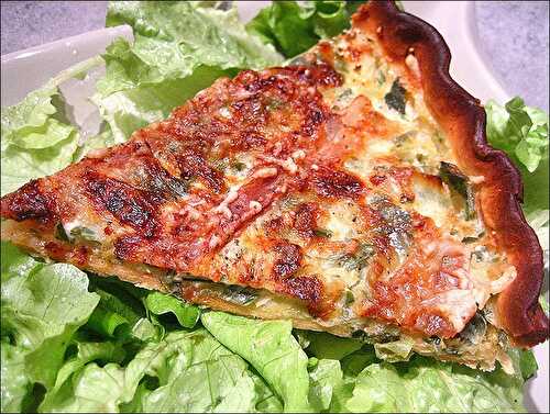 Quiche au poireau et jambon cru, émietté de chèvre et muscade