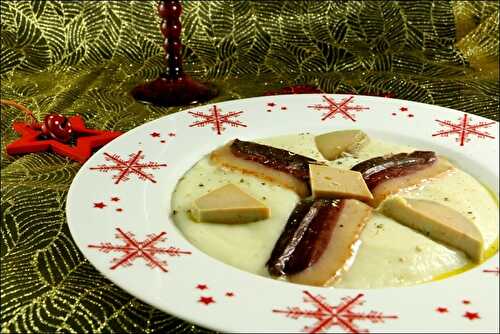 Velouté de topinambours au foie gras et magret de canard fumé