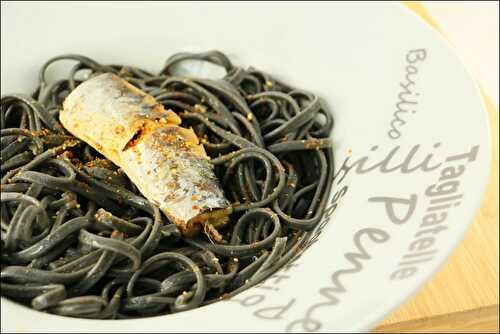 Linguine à l’encre de seiche et aux sardines