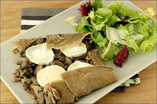 Galettes de blé noir aux champignons et fromage de chèvre