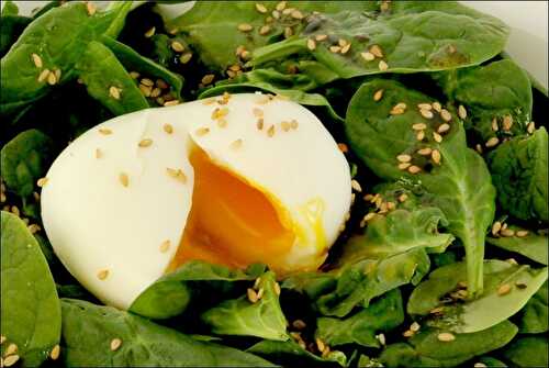 Salade d'épinards à l’oeuf mi-cuit