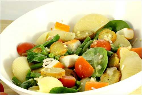 Salade de conchiglie et surimi