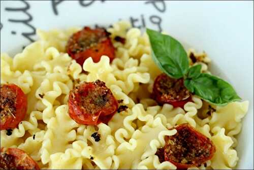 Pâtes aux tomates cerises confites au four à la mode de Brindisi