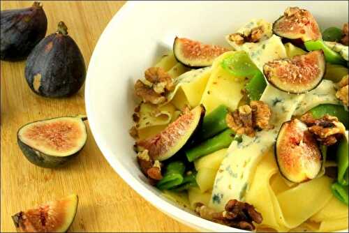 Salade de pappardelles aux figues bleu et noix