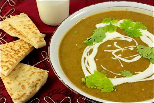 Potage à l’indienne et ses naans au fromage