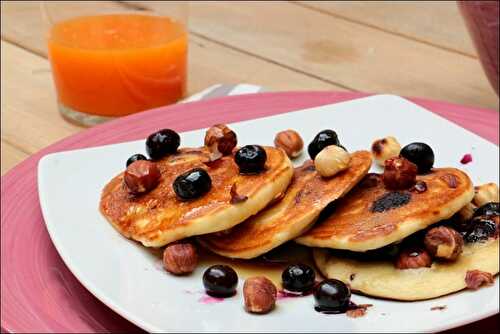 Pancakes aux myrtilles et noisettes