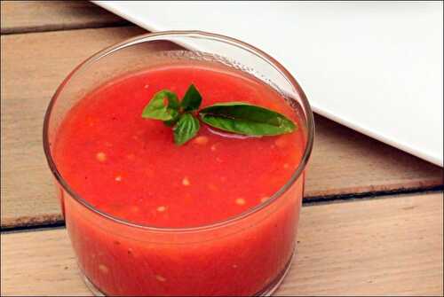 Soupe froide de tomates et pastèque