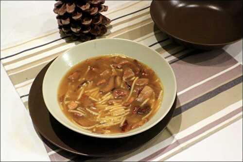 Bouillon de vermicelles aux champignons