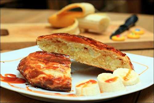 Galette des Rois à la crème d’amandes et coco, banane et caramel