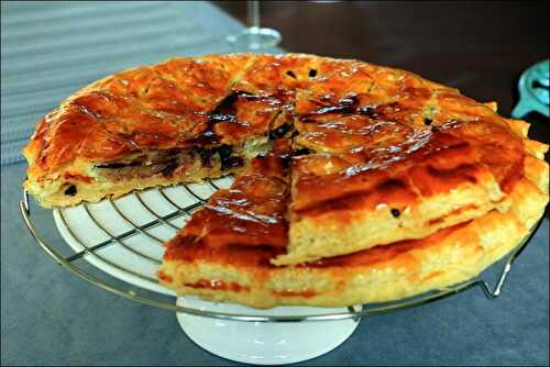 Galette des rois à la crème d’amandes, poire et chocolat