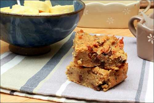 Blondie au beurre de cacahuètes et pépites de chocolat – sans gluten et sans lactose