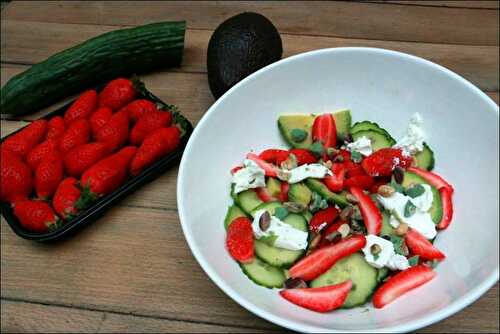 Salade de fraises à l’avocat et chèvre frais