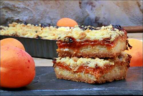 Carrés crumble aux abricots