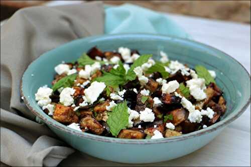 Salade d’aubergines grillées à la feta et pignons