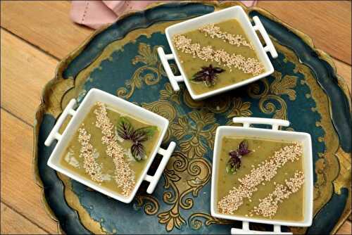 Soupe glacée aux courgettes artichauts et basilic