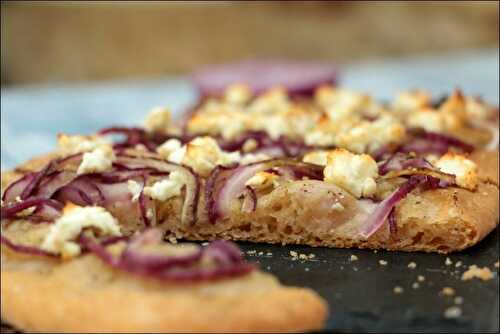 Focaccia aux oignons et feta de Yotam Ottolenghi