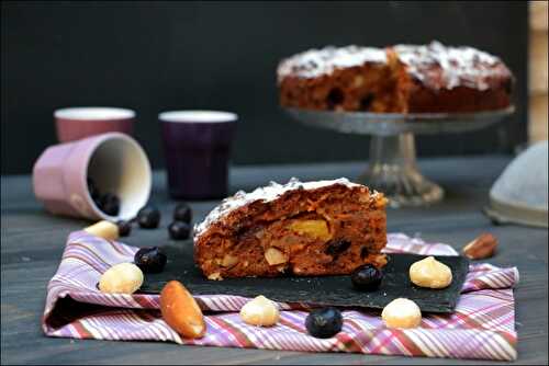 Carrot cake aux myrtilles, fruits secs et épices – sans lactose