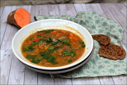 Soupe épicée à l’agneau et patate douce et ses petits pains au fenouil