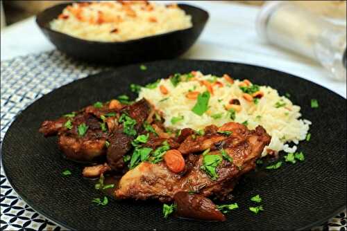 Cailles braisées aux abricots, raisins secs et tamarin de Yotam Ottolenghi