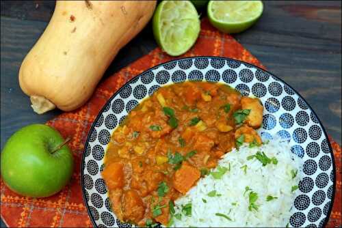 Curry thaï au poulet, courge et patate douce