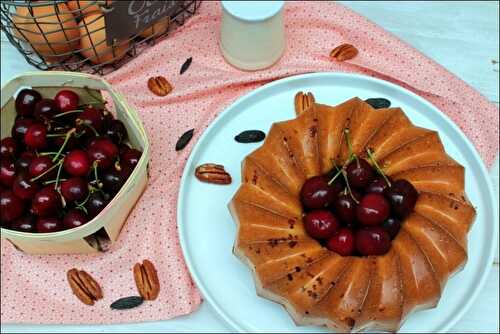 Gâteau au yaourt aux cerises, noix de pécan et fève tonka