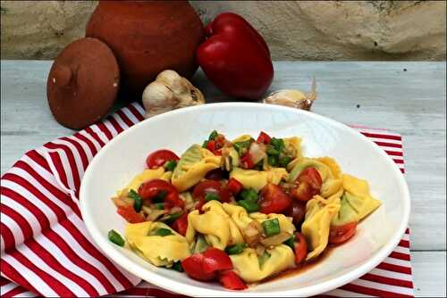 Salade de tortellini aux poivrons mariné