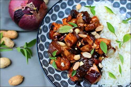 Poulet caramélisé au piment, basilic thaï et cacahuètes