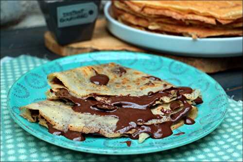 Crêpes au lait d'amandes et crème chocolat praliné express