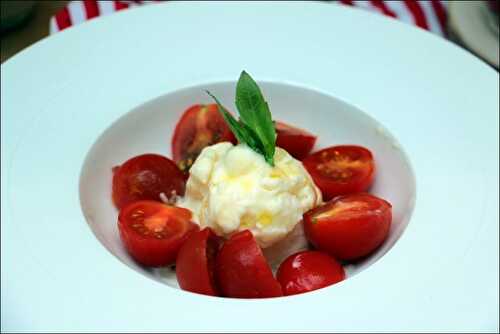 Salade caprese à la mozzarella glacée