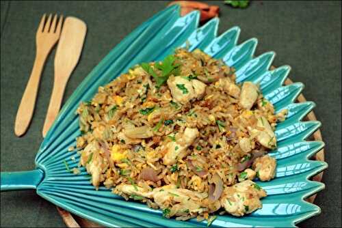 Riz frit thaï au poulet - khao pat
