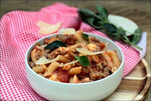 Macaroni au ragoût à la tomate et mozzarella de Cyril Lignac