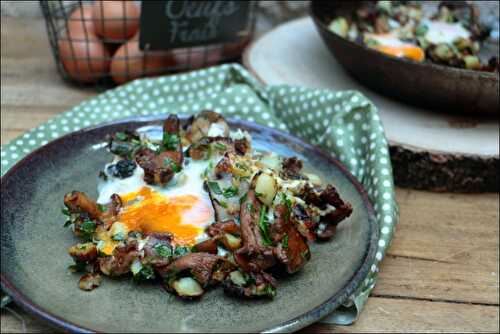 Poêlée de pommes de terre aux champignons et oeufs