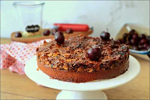 Toscakaka aux cerises - gâteau suédois aux cerises et amandes caramélisées