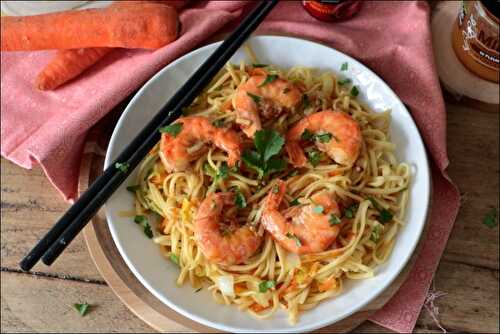 Wok de crevettes sautées