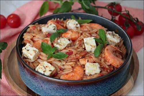 Risoni aux crevettes, tomates et feta marinée de Yotam Ottolenghi