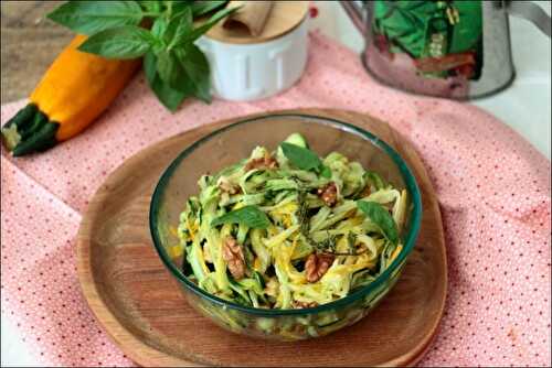 Tagliatelles de courgettes au thym et aux noix de Yotam Ottolenghi