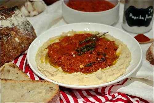 Purée de haricots blancs au muhammara de Yotam Ottolenghi